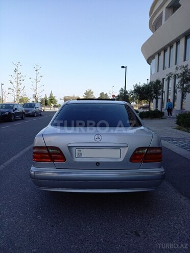 Mercedes E 240 2000, 449,000 km - 2.4 l - Bakı