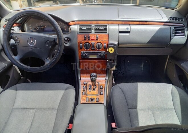 Mercedes E 240 2000, 449,000 km - 2.4 l - Bakı