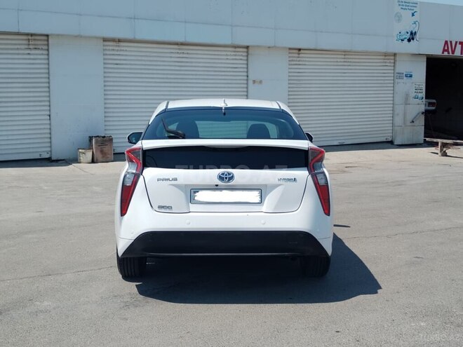 Toyota Prius 2018, 130,000 km - 1.8 l - Sumqayıt