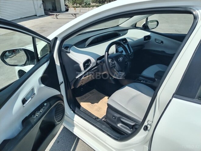 Toyota Prius 2018, 130,000 km - 1.8 l - Sumqayıt