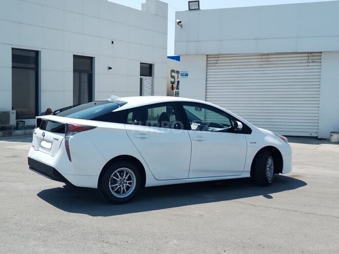 Toyota Prius 2018, 130,000 km - 1.8 l - Sumqayıt