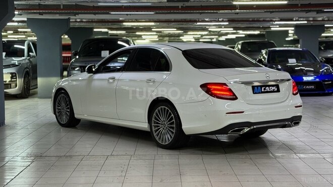 Mercedes E 220 d 2018, 111,000 km - 2.0 л - Bakı
