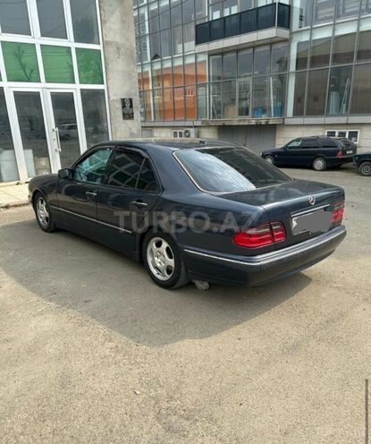 Mercedes E 280 1999, 389,000 km - 2.8 l - Masallı