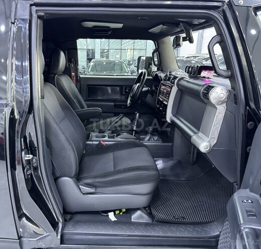 Toyota FJ Cruiser 2013, 138,200 km - 4.0 l - Bakı