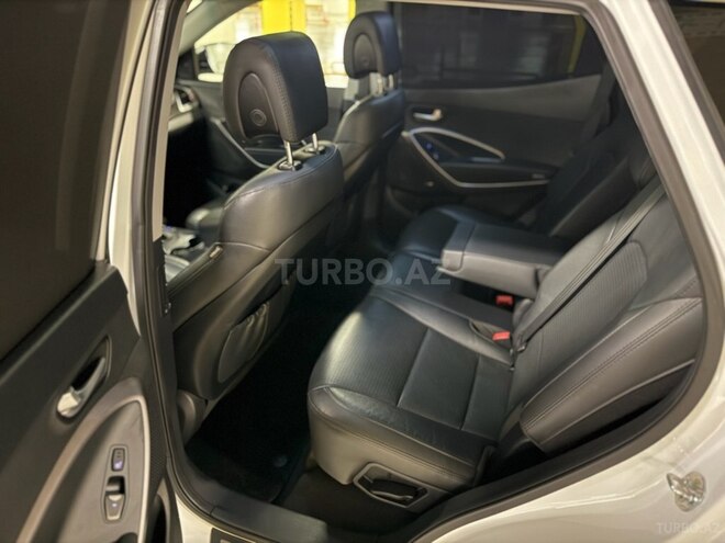 Hyundai Grand Santa Fe-17