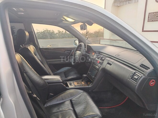 Mercedes E 240 2000, 35,400 km - 2.4 l - Şəki