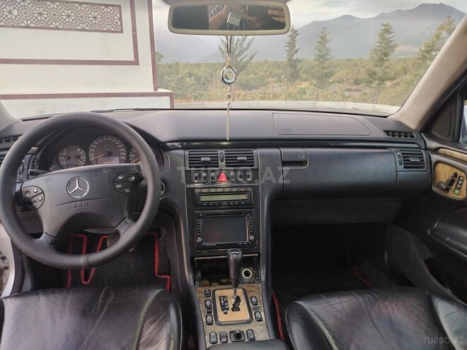 Mercedes E 240 2000, 35,400 km - 2.4 l - Şəki