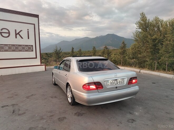 Mercedes E 240 2000, 35,400 km - 2.4 l - Şəki