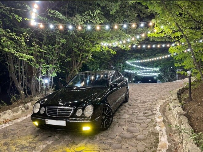 Mercedes E 320 2000, 328,000 km - 3.2 l - Bakı