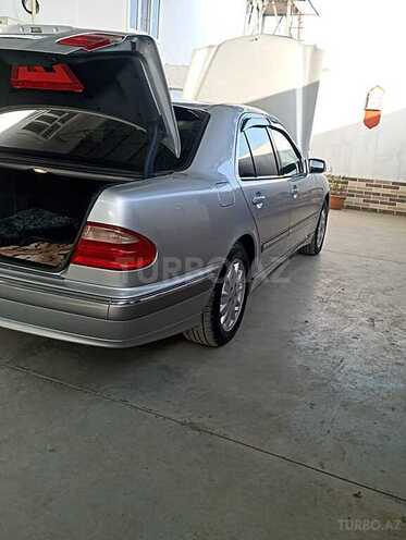 Mercedes E 240 2000, 173,946 km - 2.4 l - Sabirabad