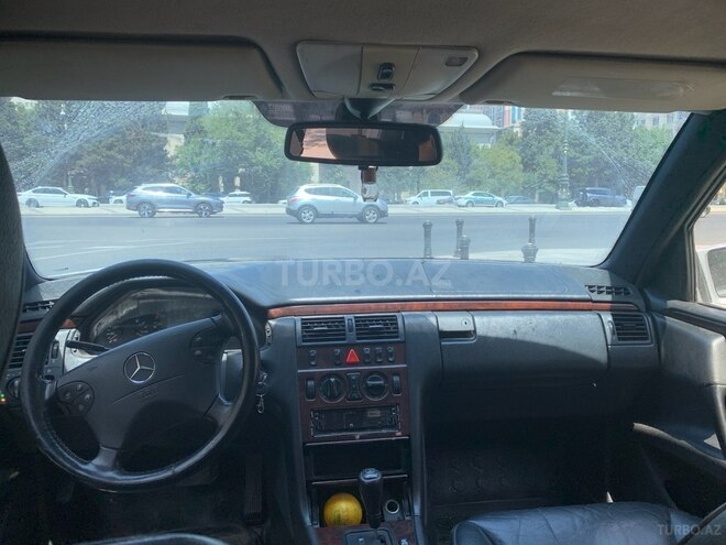 Mercedes E 300 d 1997, 300,000 km - 3.0 l - Bakı