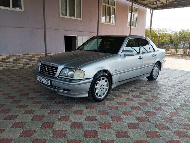 Mercedes E 220 d 1999, 450,005 km - 2.0 l - Bakı