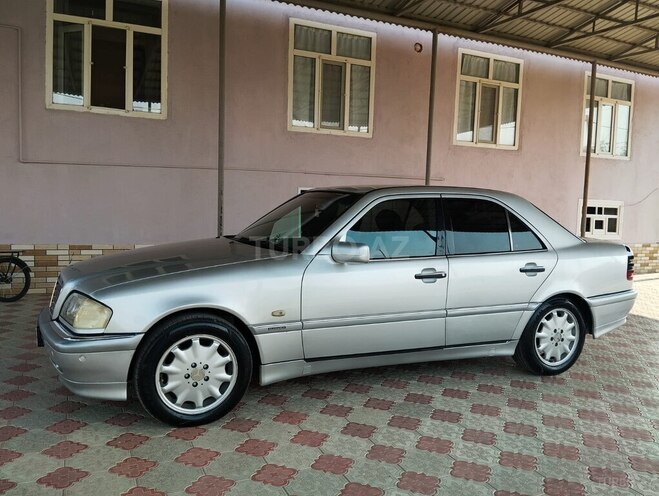 Mercedes E 220 d 1999, 450,005 km - 2.0 l - Bakı