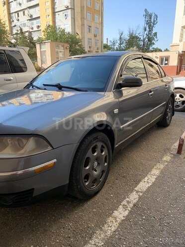 Volkswagen Passat 2003, 450,616 km - 1.8 l - Bakı