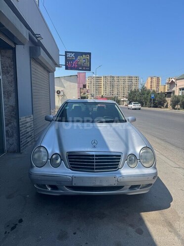 Mercedes E 220 d 2001, 409,000 km - 2.2 l - Sumqayıt