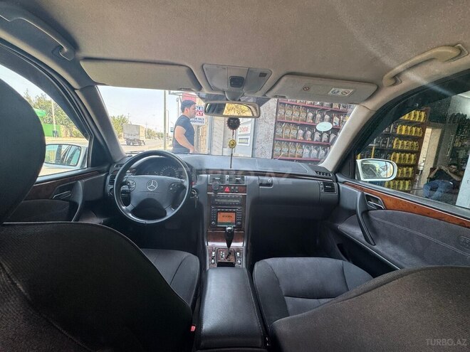 Mercedes E 220 d 2001, 409,000 km - 2.2 l - Sumqayıt