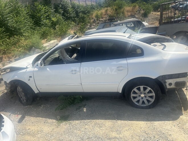 Volkswagen Passat 2001, 145,888 km - 1.8 l - Bakı