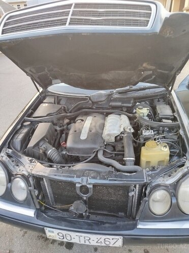 Mercedes E 200 d 1998, 345,127 km - 2.0 л - Qazax