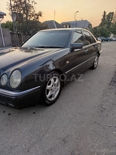 Mercedes E 200 d 1998, 345,127 km - 2.0 л - Qazax