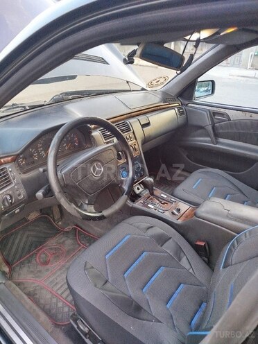 Mercedes E 200 d 1998, 345,127 km - 2.0 л - Qazax