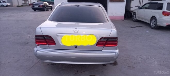 Mercedes E 220 d 2001, 442,000 km - 2.2 l - İmişli