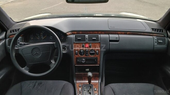 Mercedes E 200 1997, 305,652 km - 2.0 l - Ağstafa