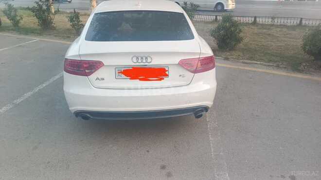 Audi A5 2010, 300,000 km - 2.0 l - Bakı