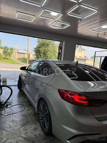 Hyundai Elantra 2018, 133,576 km - 1.6 l - Qəbələ