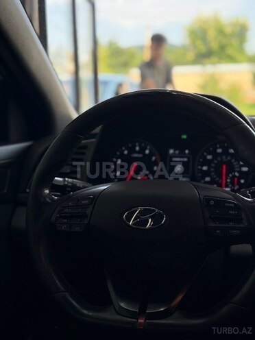 Hyundai Elantra 2018, 133,576 km - 1.6 l - Qəbələ