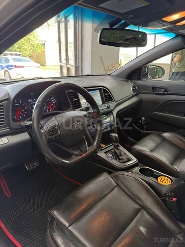 Hyundai Elantra 2018, 133,576 km - 1.6 l - Qəbələ