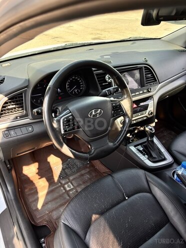 Hyundai Avante 2017, 138,000 km - 1.6 л - Bakı