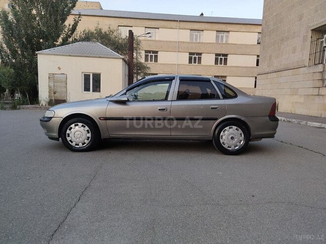 Opel Vectra 1996, 326,000 km - 2.0 l - Bakı