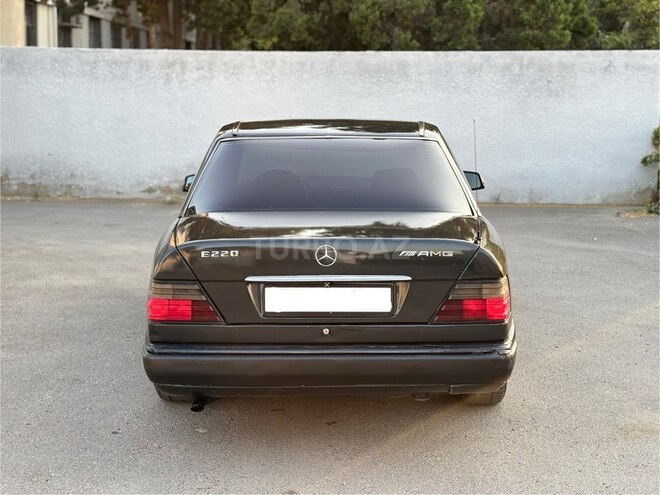 Mercedes E 220 1993, 215,369 km - 2.2 л - Xırdalan