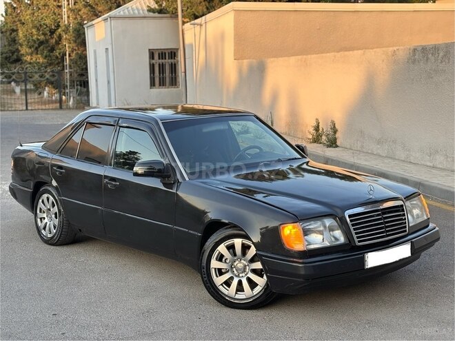 Mercedes E 220 1993, 215,369 km - 2.2 л - Xırdalan