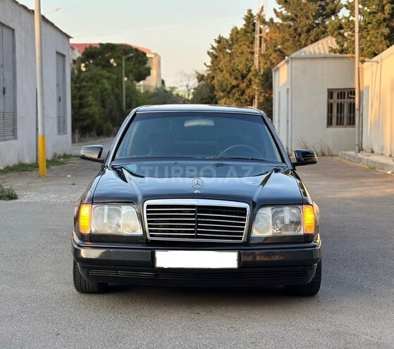 Mercedes E 220 1993, 215,369 km - 2.2 л - Xırdalan