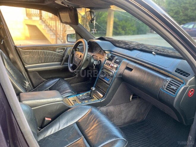 Mercedes E 320 1997, 454,542 km - 3.2 l - Şamaxı