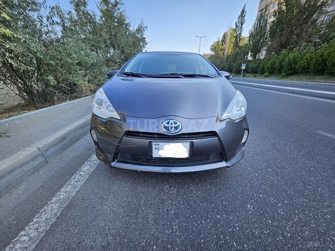 Toyota Prius C 2012, 335,576 km - 1.5 л - Bakı