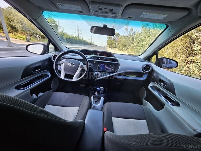 Toyota Prius C 2012, 335,576 km - 1.5 л - Bakı