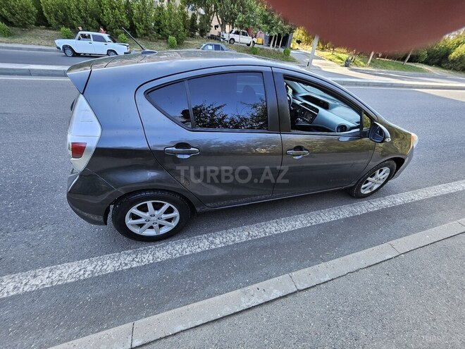 Toyota Prius C 2012, 335,576 km - 1.5 л - Bakı