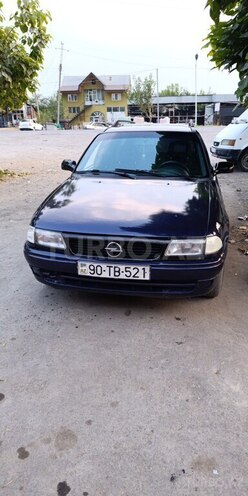 Opel Astra 1997, 250,000 km - 1.6 l - Zaqatala