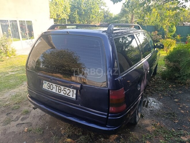 Opel Astra 1997, 250,000 km - 1.6 l - Zaqatala