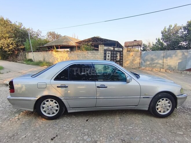 Mercedes C 200 2000, 350,000 km - 2.0 l - Salyan