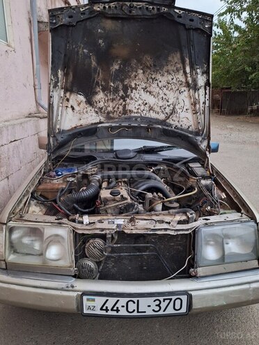 Mercedes E 250 1993, 276,807 km - 2.5 l - Lənkəran