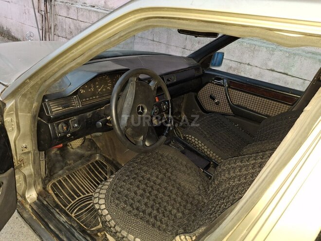 Mercedes E 250 1993, 276,807 km - 2.5 l - Lənkəran