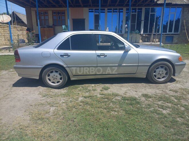 Mercedes C 230 1997, 325,000 km - 2.3 l - Qəbələ