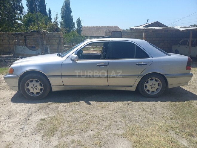 Mercedes C 230 1997, 325,000 km - 2.3 l - Qəbələ