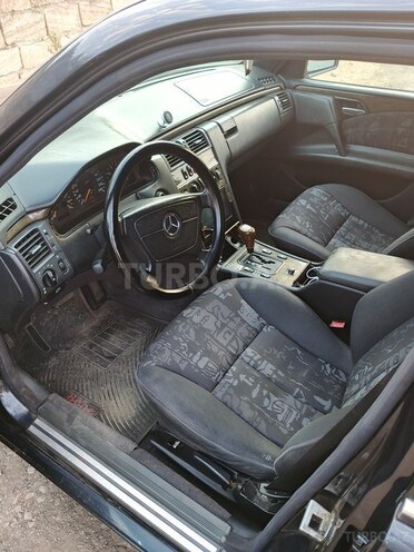 Mercedes E 230 1998, 445,000 km - 2.3 l - Masallı