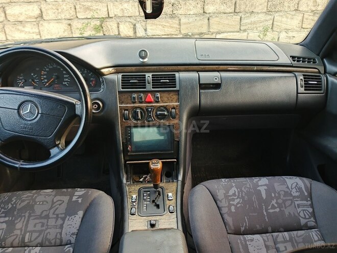 Mercedes E 230 1998, 445,000 km - 2.3 l - Masallı
