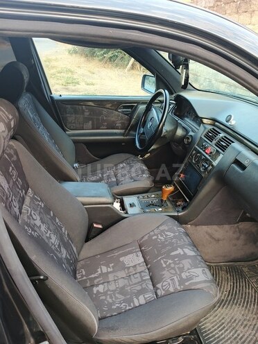 Mercedes E 230 1998, 445,000 km - 2.3 l - Masallı