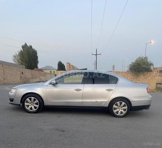 Volkswagen Passat 2005, 245,000 km - 2.0 l - Bakı